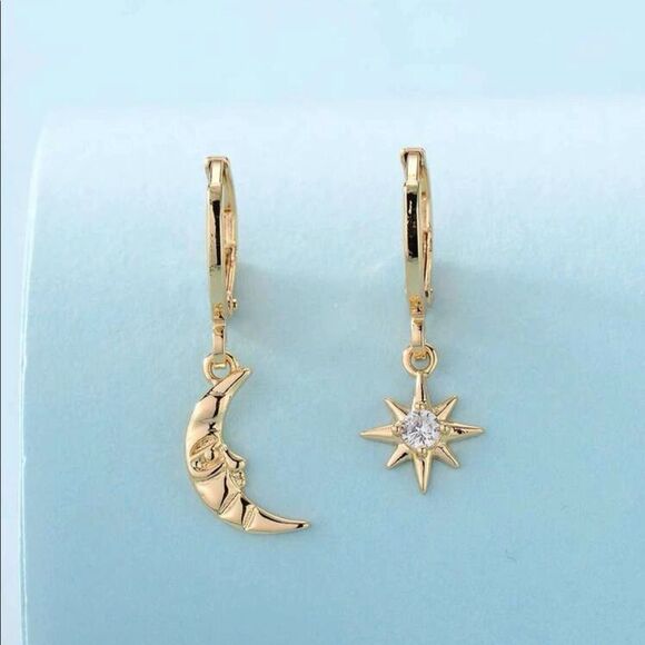 Jewelry - Gold Sun & Moon Drop Earrings